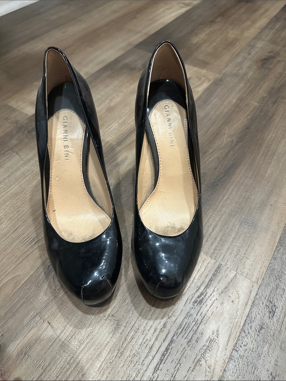 Gianni Bini Black Patent Leather Round-Toe Pumps